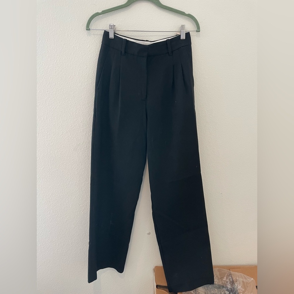 ARITZIA EFFORTLESS TROUSER